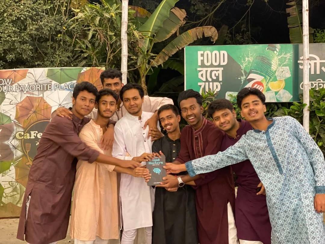 "মাইন্ড হ্যাকারস" বই উপহার