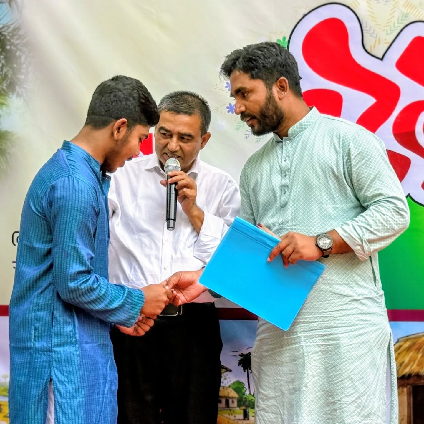 "মাইন্ড হ্যাকারস" বই উপহার